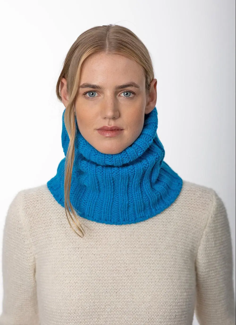 Women's Hand Knitted Ribbed Snood - Fossil